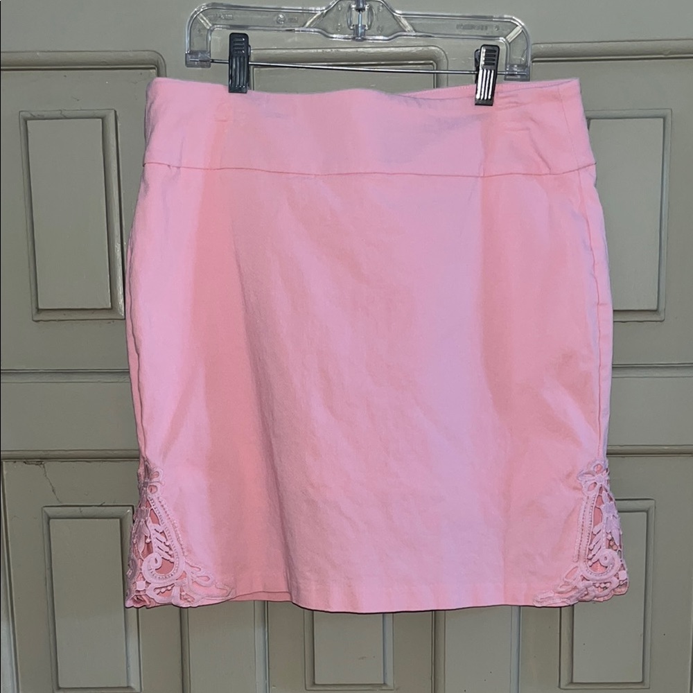 Elegant Pink Lace-Trimmed Skort